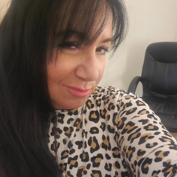 Meet your Posher, Michelle - Picture 1 of 1